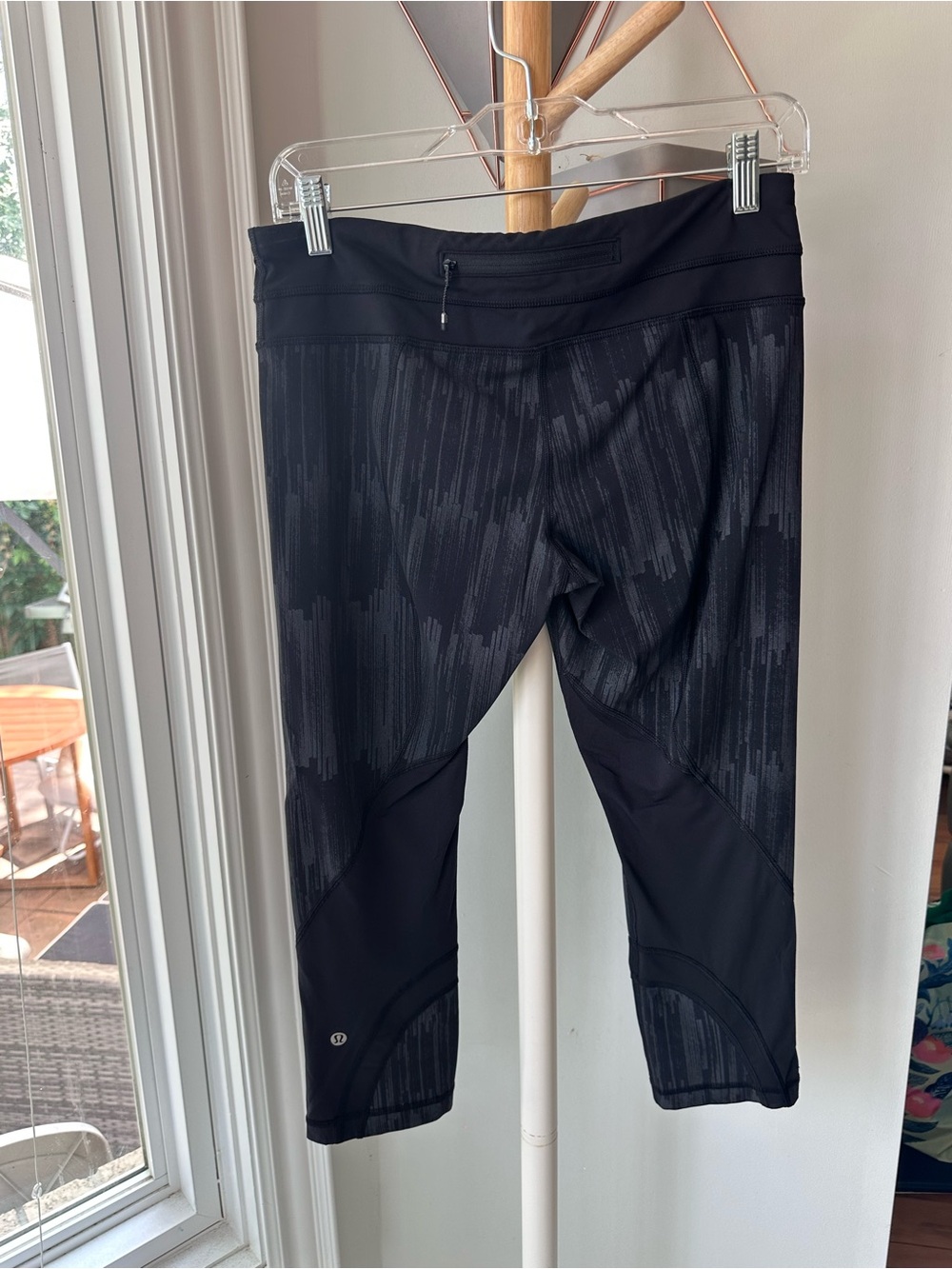 LULULEMON Run Inspire Crop II Black Grey Gray Mesh Capri Leggings Yoga Size 8 - Picture 9 of 16